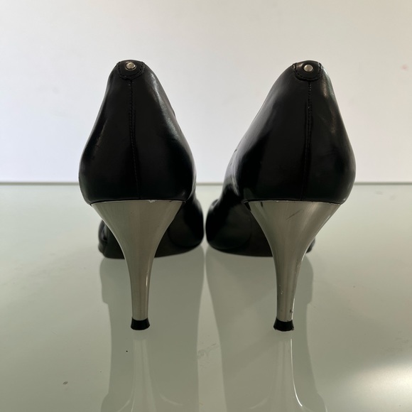 Black leather Kenneth Cole open toe 3” heels - Picture 5 of 6